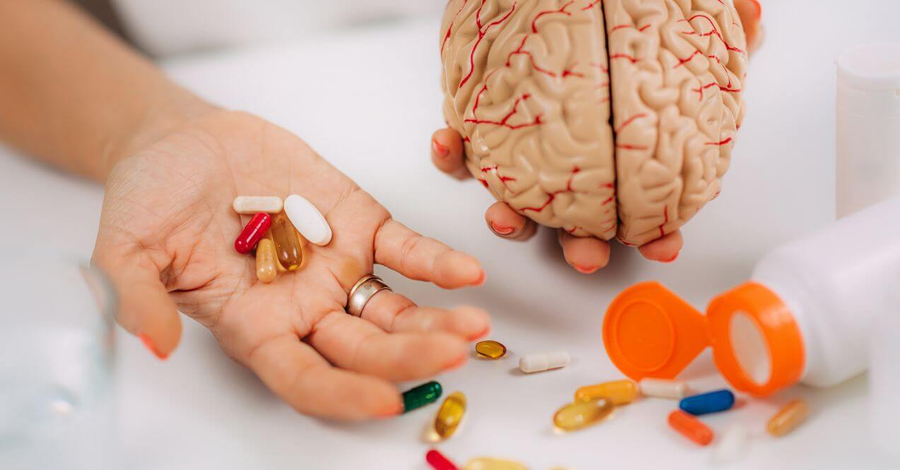 8 Best Vitamins and Supplements for Brain Fog